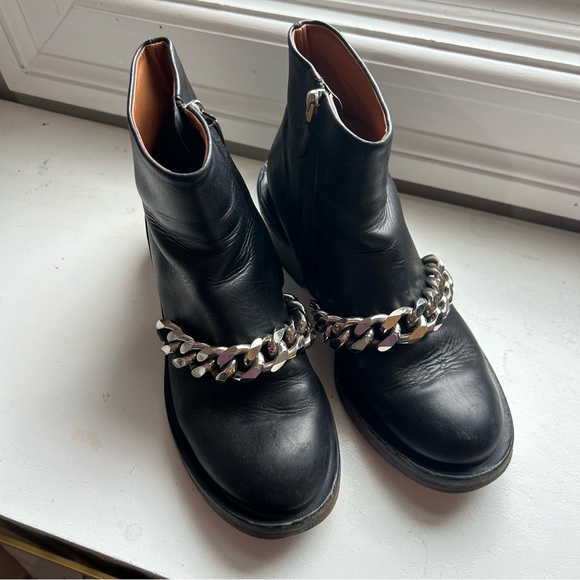 Givenchy Womens Chain Link Mid Heel Ankle Boots Black Leather Size - Picture 7 of 7